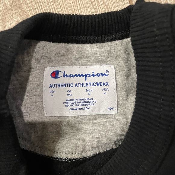 Champion black crew neck size M - Picture 2 of 3